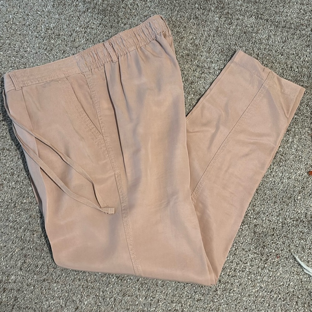 Lou & Grey casual pants with zipper and pockets
